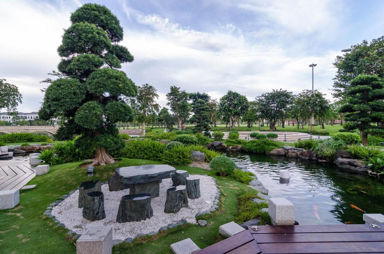 Hoasun Boutique Apartment - Vinhomes Central Park ホーチミン市 エクステリア 写真